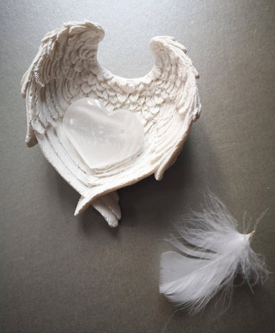 Selenite Heart (mini) in Angel Wing Dish